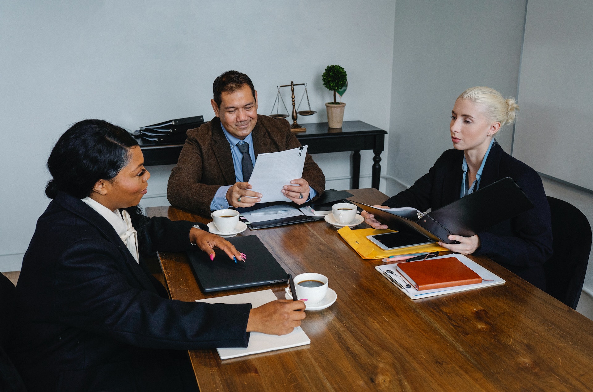 ¿Qué debo hacer si mi empleado sufrió una lesión en el ámbito laboral?